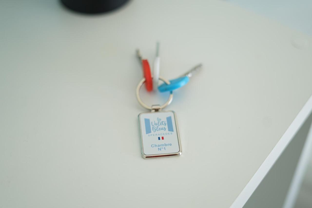 Les Volets Bleus 호텔 Spéracèdes 외부 사진